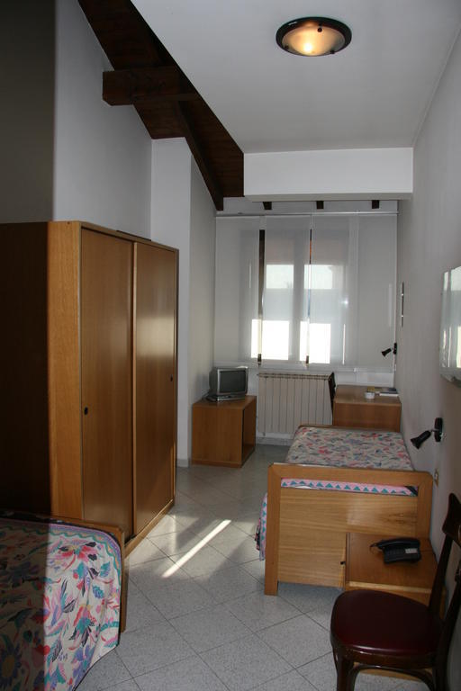 Albergo Sant'Anna Solbiate Olona Rum bild