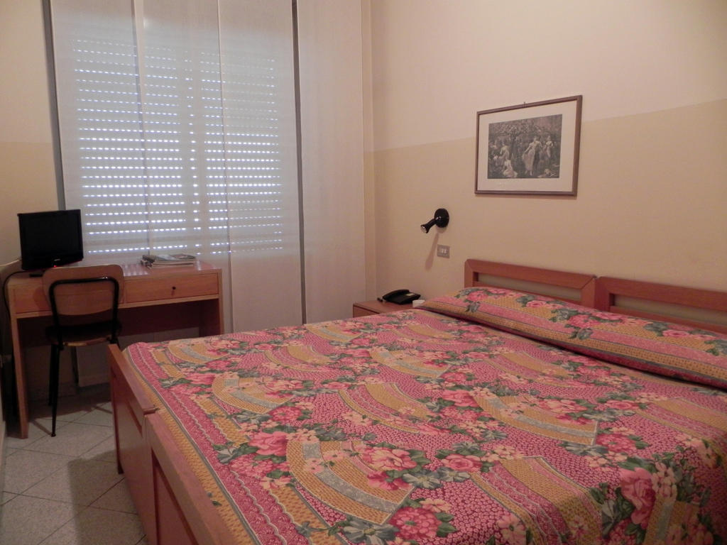 Albergo Sant'Anna Solbiate Olona Rum bild